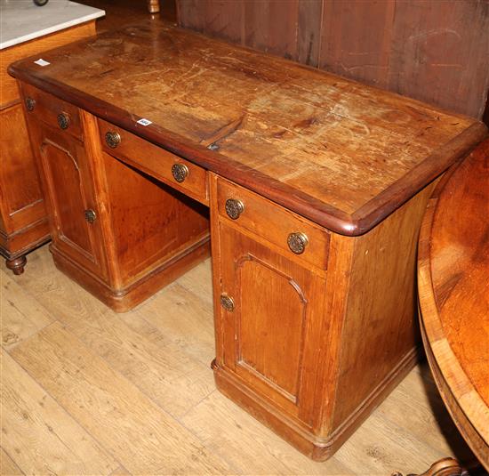 A pine desk W.120cm